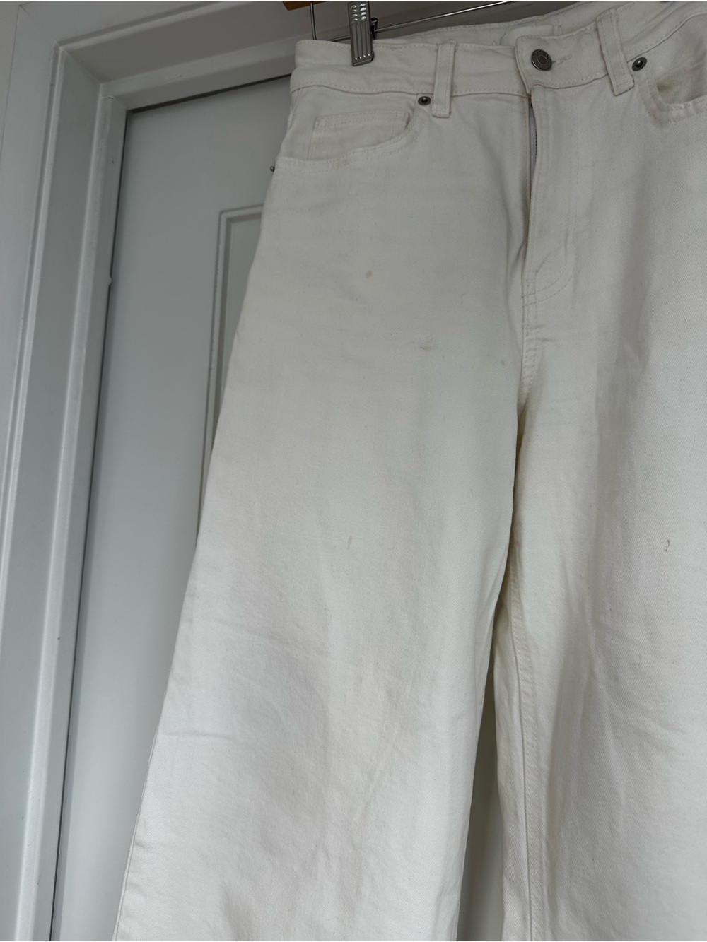 H&M Cropped White Jeans - Picture 2 of 3